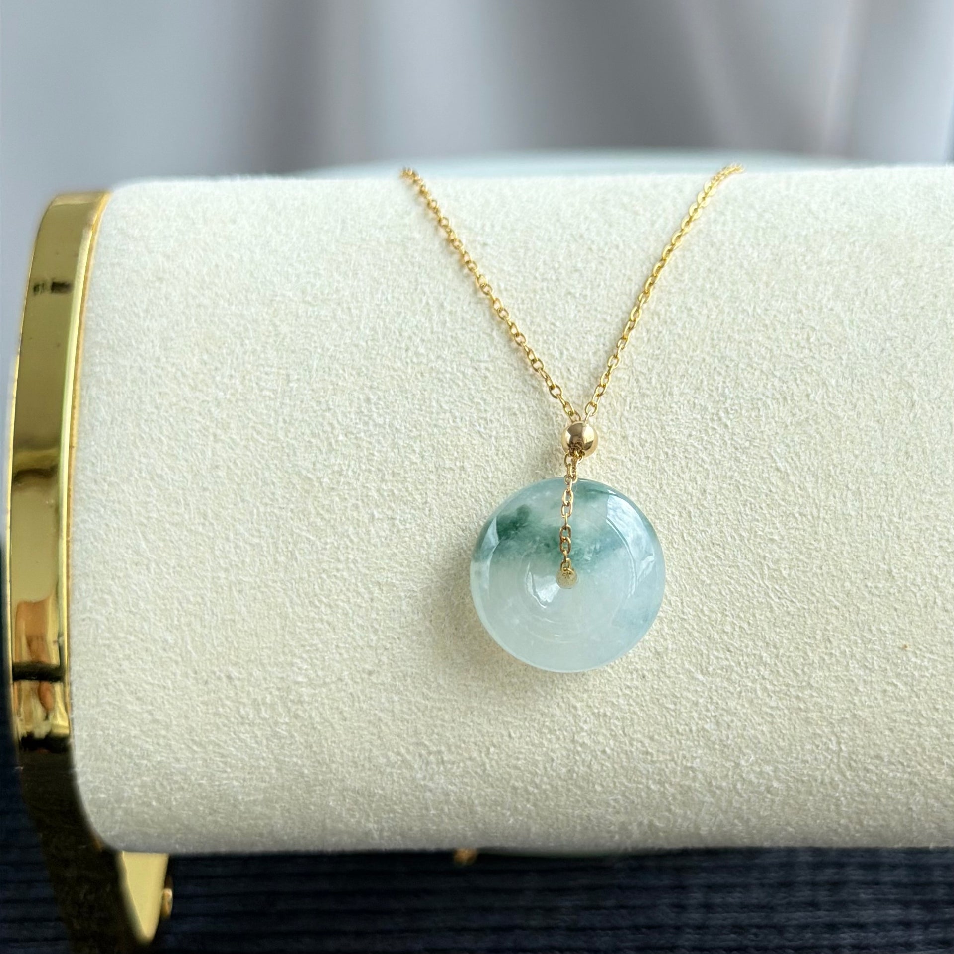 Glow Donut Pendant Collection 晶光平安扣