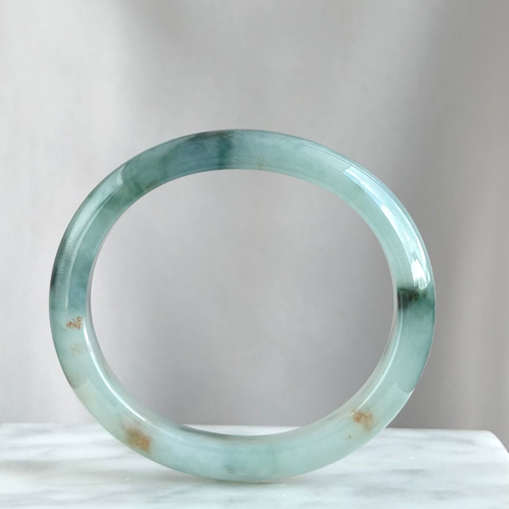 Jade with Red Petals Jadeite Oval Bangle 52.0mm 翠中绯瓣