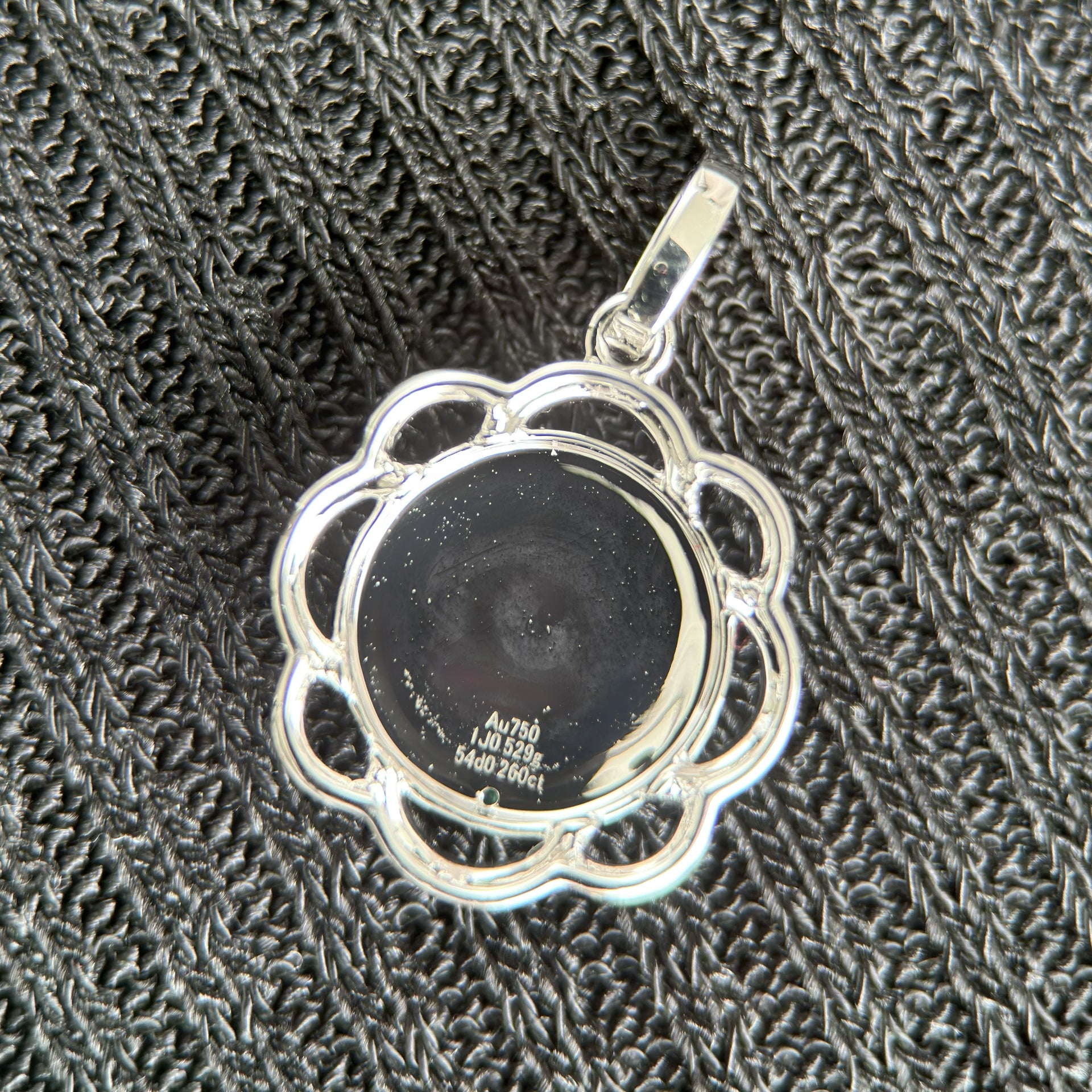 Emerald Blossom Jadeite Pendant 翡翠花影