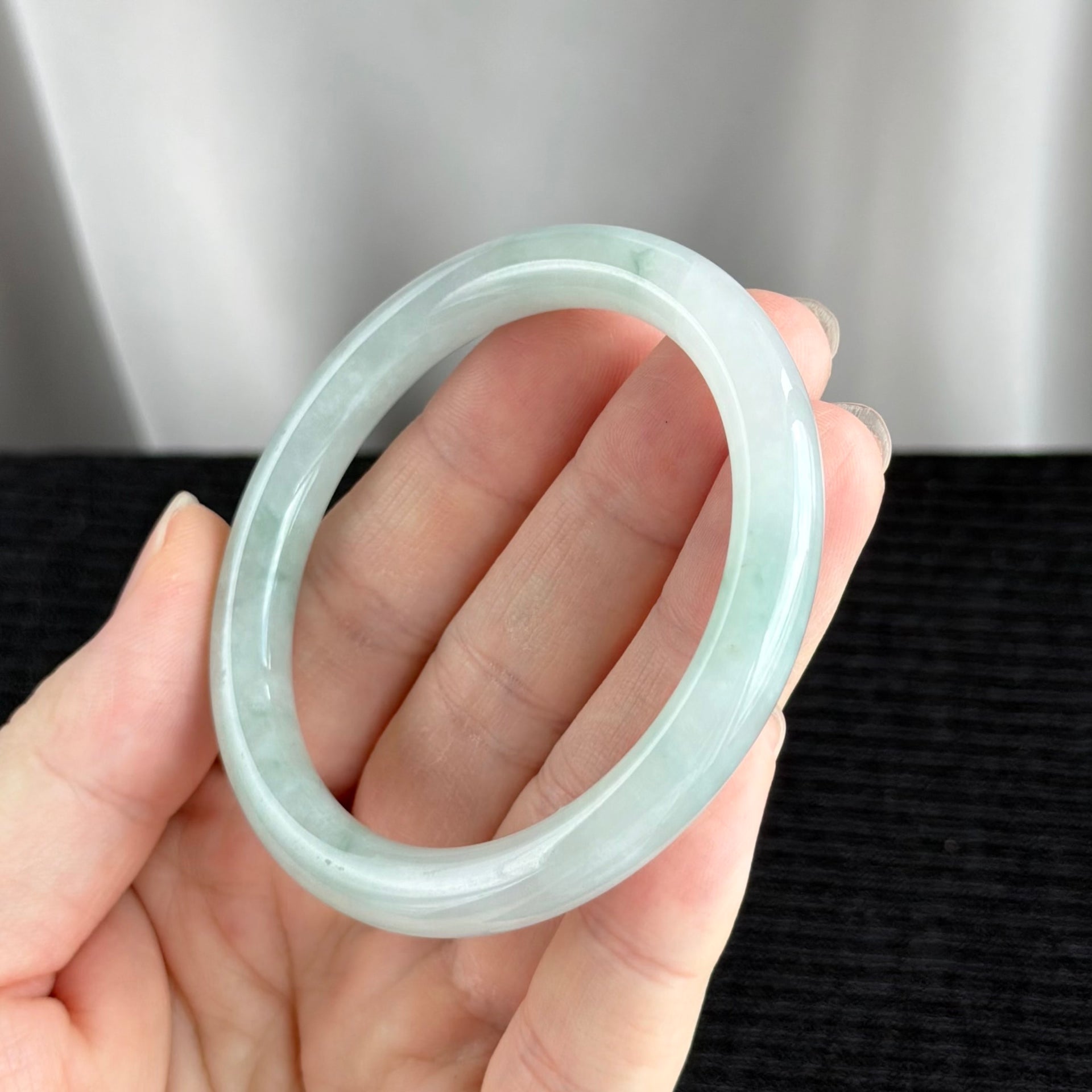 Quiet Radiance Jadeite Bangle 55.1mm 静润之光
