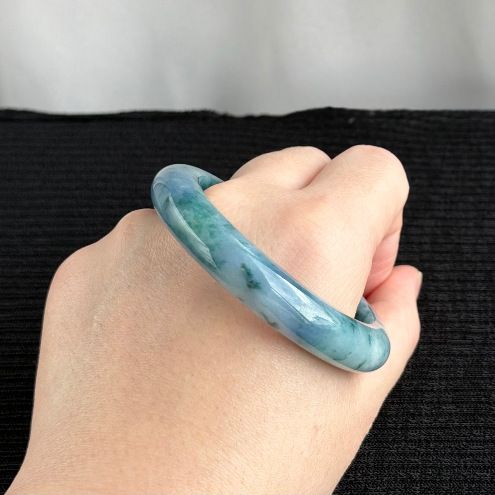Lilac Mist over Emerald Hills Jadeite Bangle 54.9mm 紫霭青峦