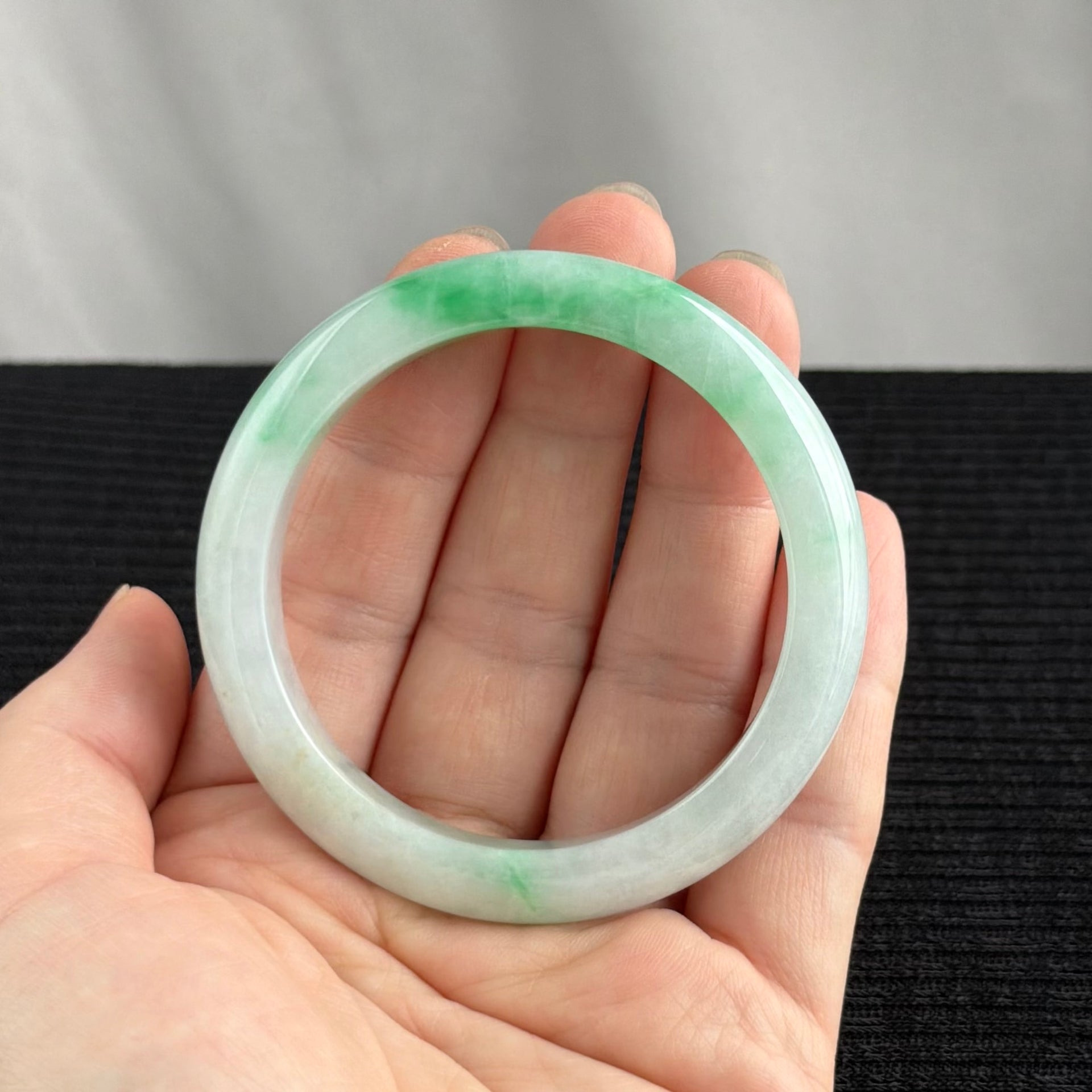 Celestial Silks Jadeite Bangle 54.5mm 天丝翠韵