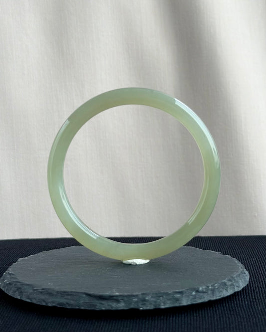 Morning Mist at Uji 57.9mm Nephrite Bangle 宇治晨雾