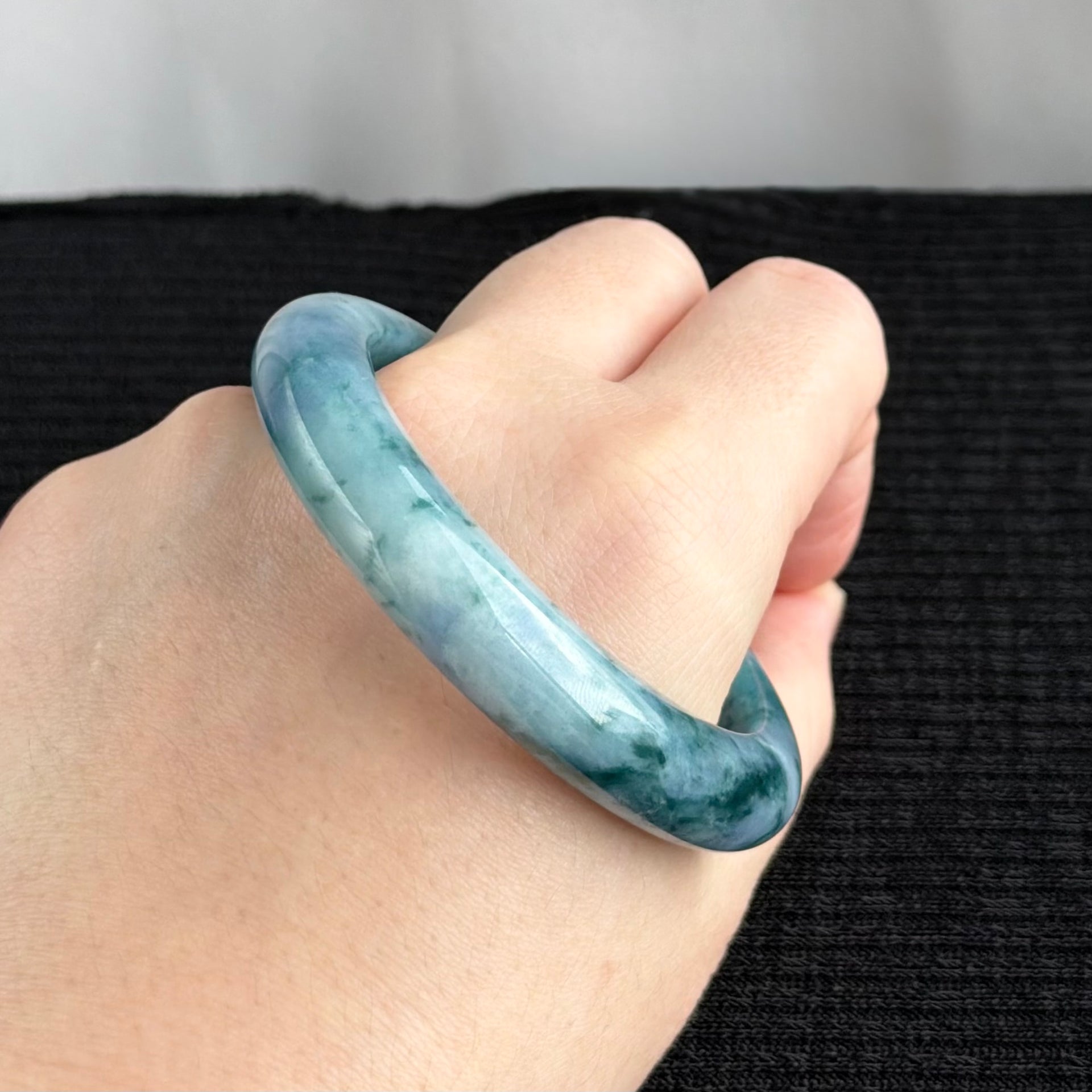 Lilac Mist over Emerald Hills Jadeite Bangle 54.9mm 紫霭青峦
