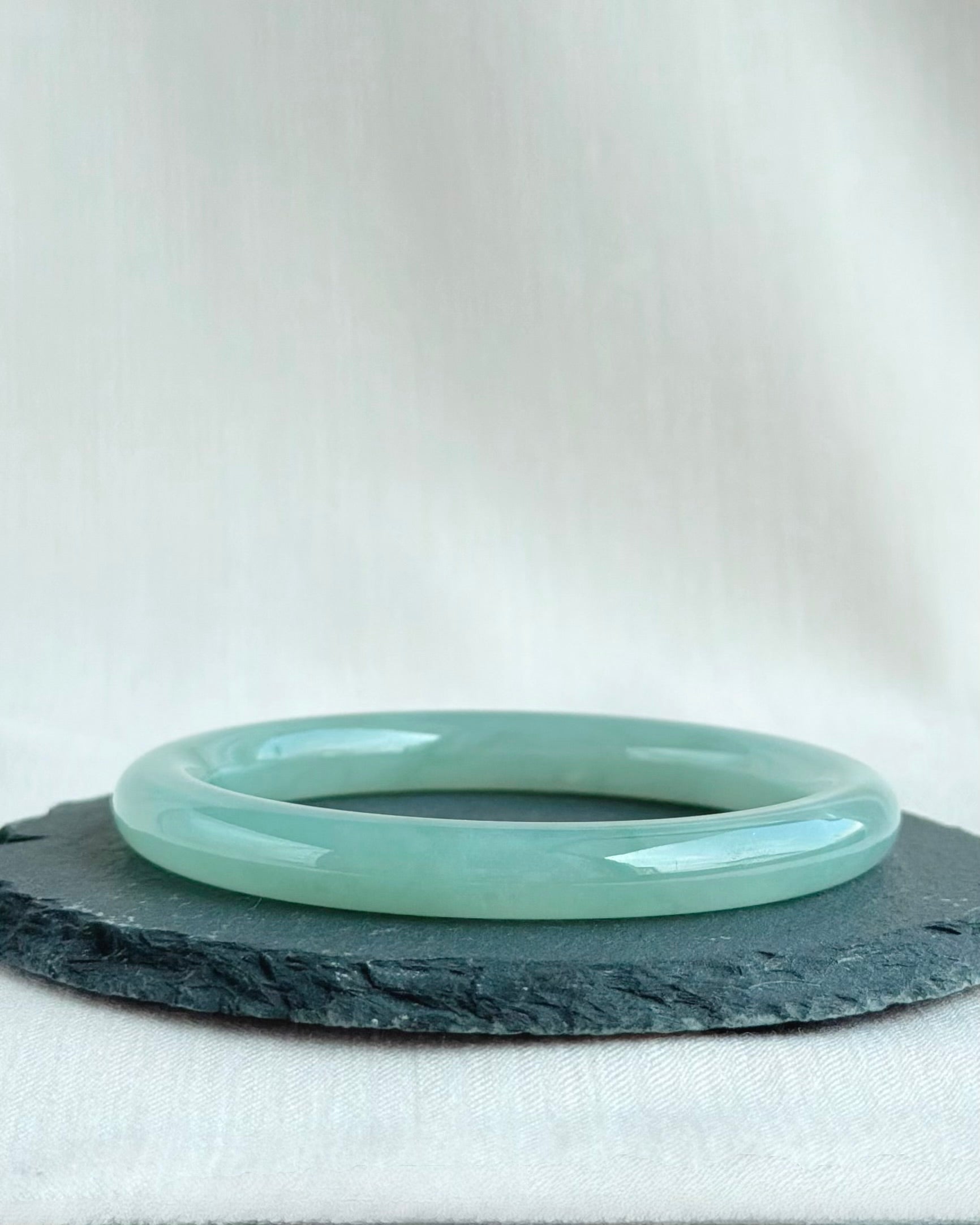 Mirror of the Sky 54.6mm Jadeite Bangle 天空之镜 (Preview)