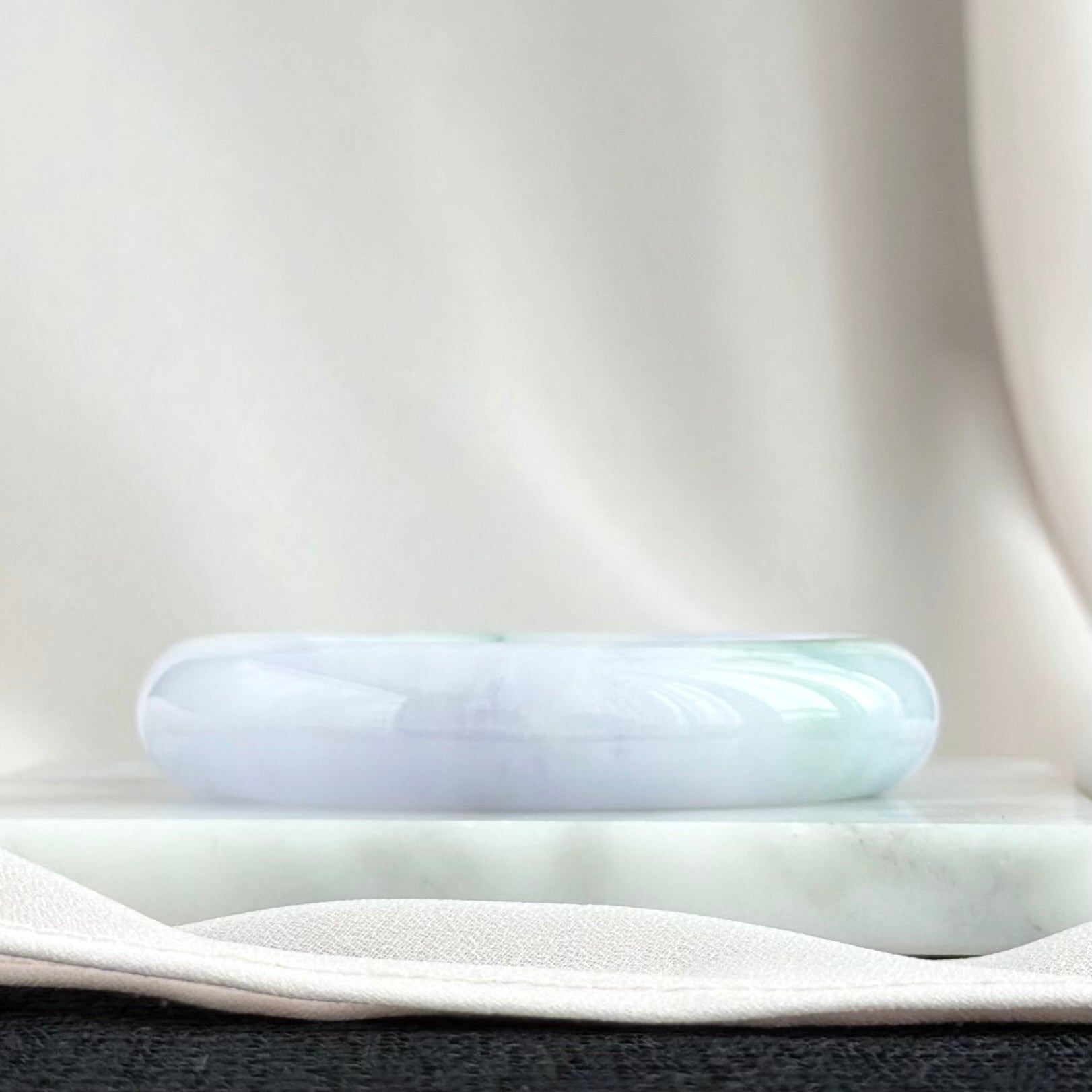 Orchids in the Hidden Valley 53.9mm Jadeite Bangle 幽谷兰香