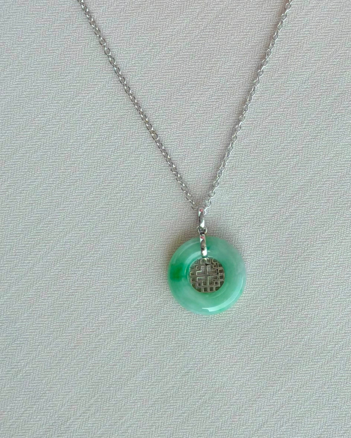 Emerald Window Jade Pendant 花窗如意 (Preview)