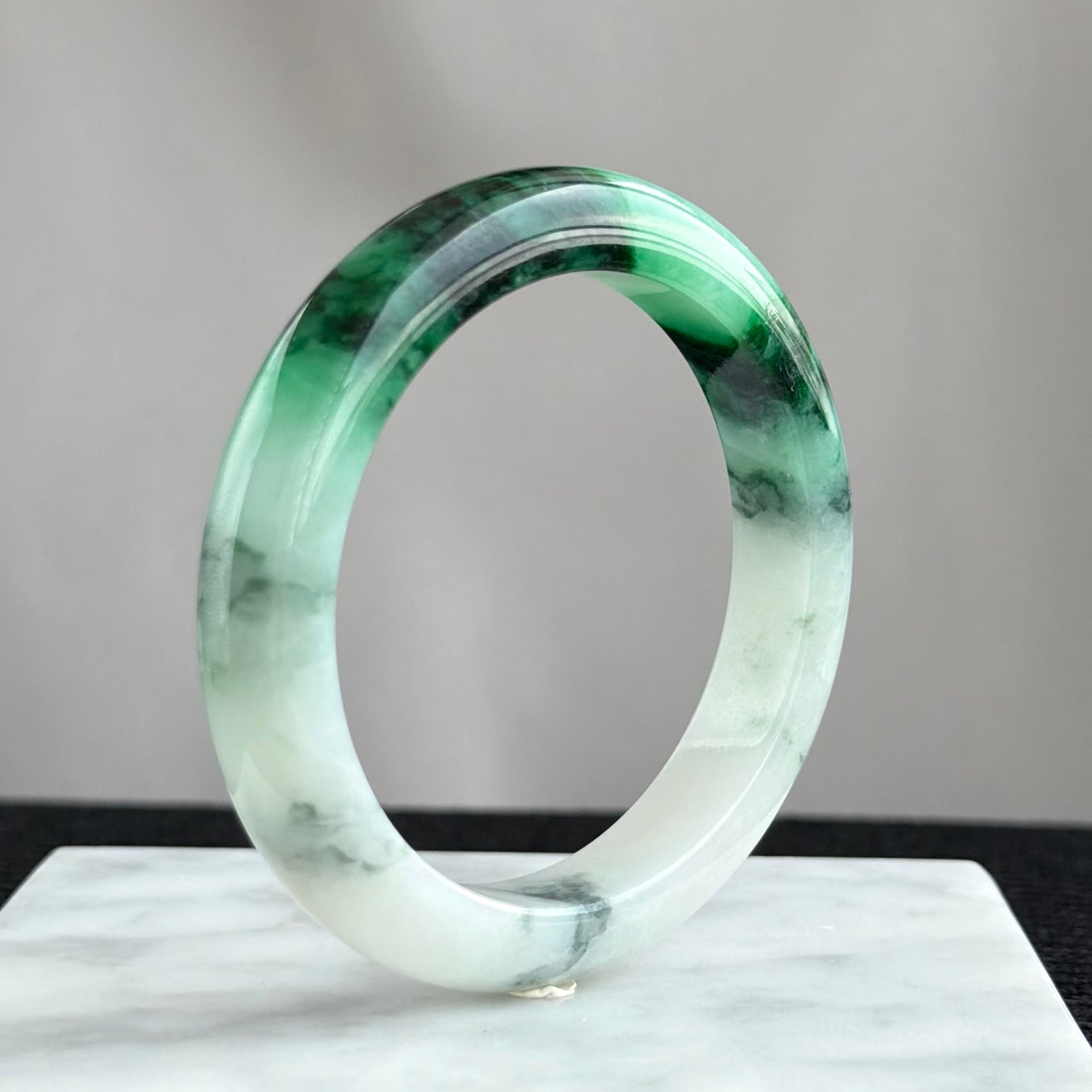 The Emerald Silk-Road Jadeite Bangle 54.3mm 碧丝万缕