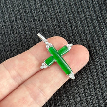 Load image into Gallery viewer, Emerald Faith Jadeite Pendant 翠耀信念
