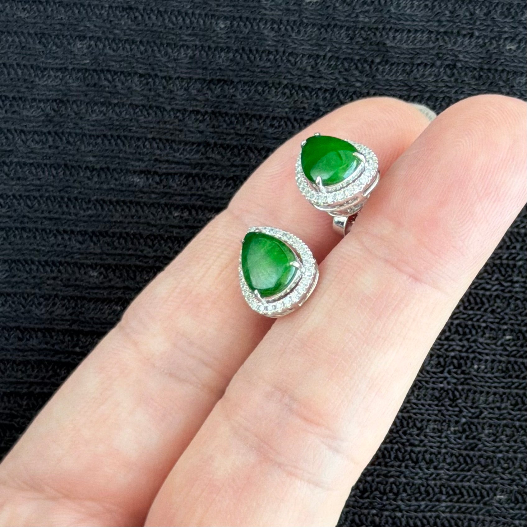 The Morning Dew Jadeite Earrings 露沁春枝