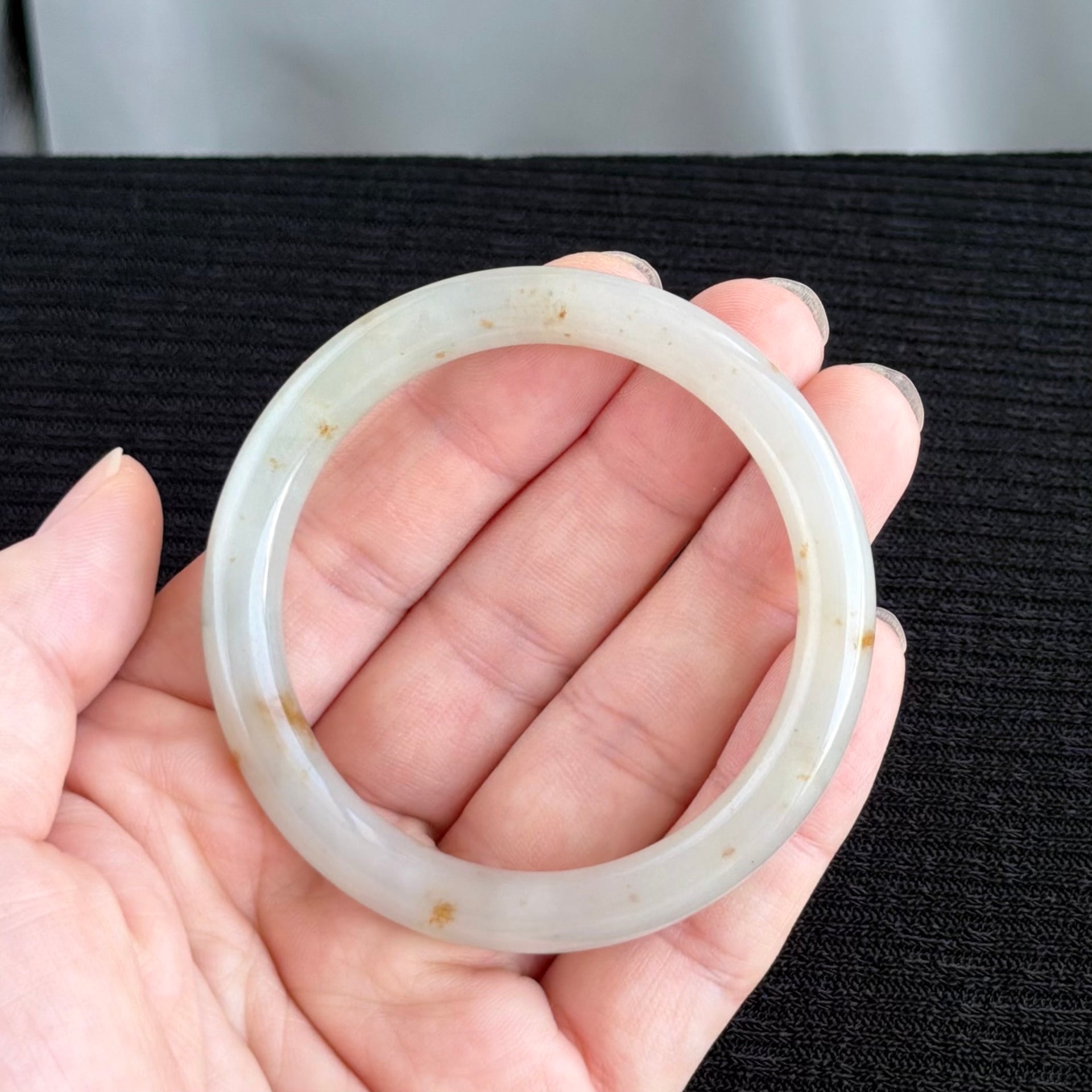 Golden Blossoms on First Snow Jadeite Bangle 54.6mm 雪里金桂