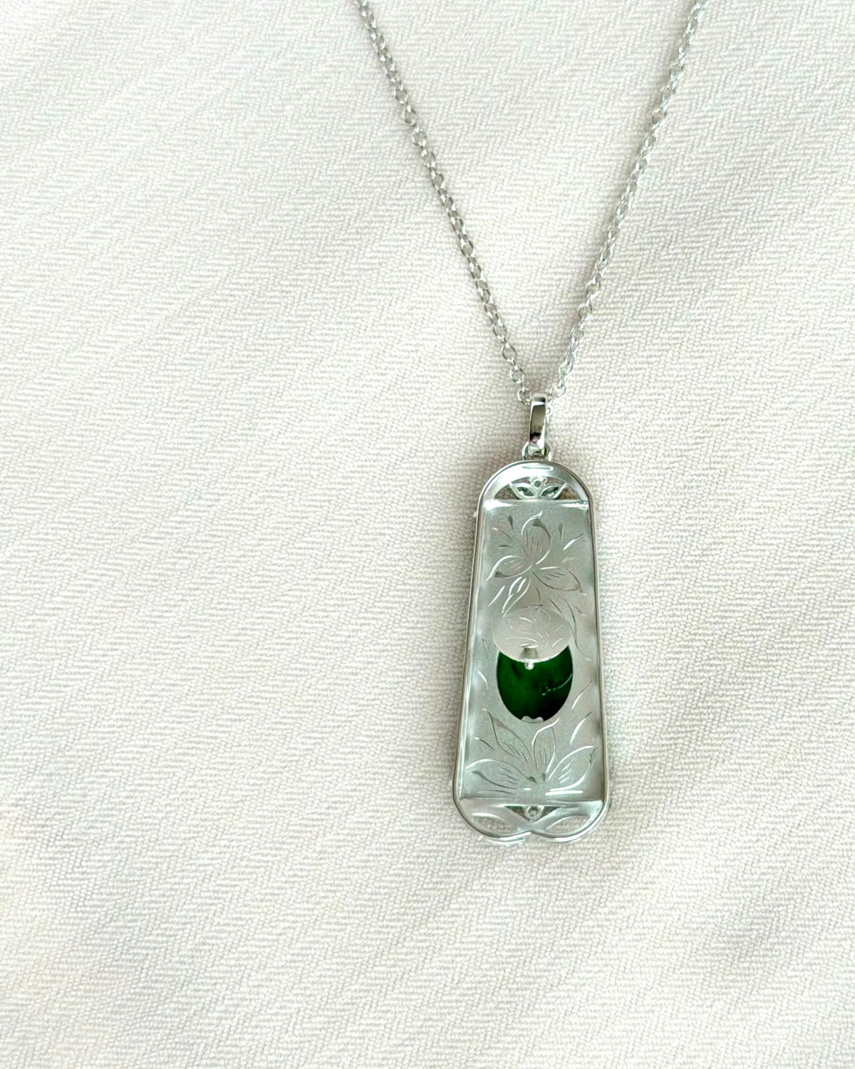 Deep Emerald Bloom Jade Pendant 浓翠藏花 (Preview)