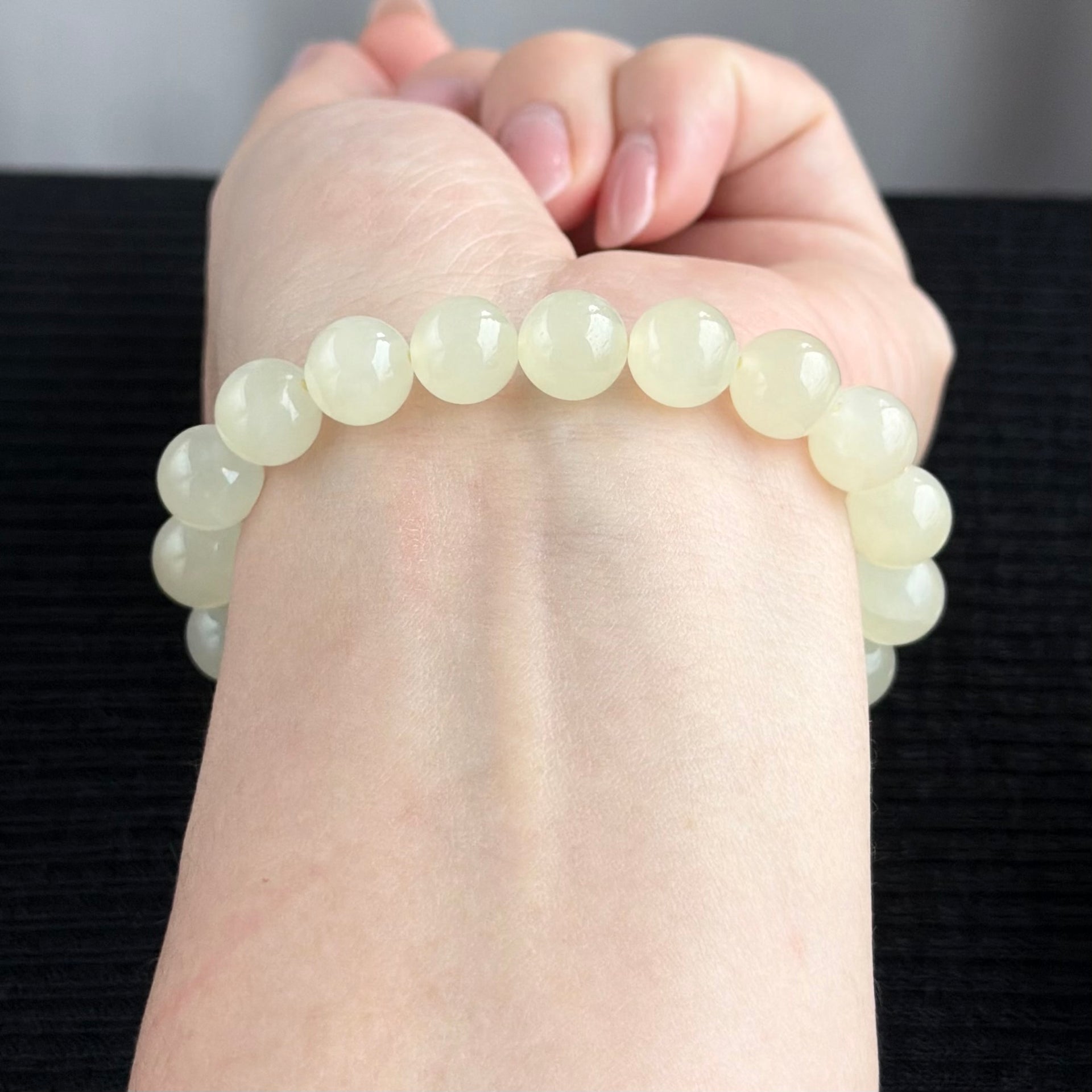 Silk Moon on the Frozen Lake 10.0mm Nephrite Bracelet 凝脂月华