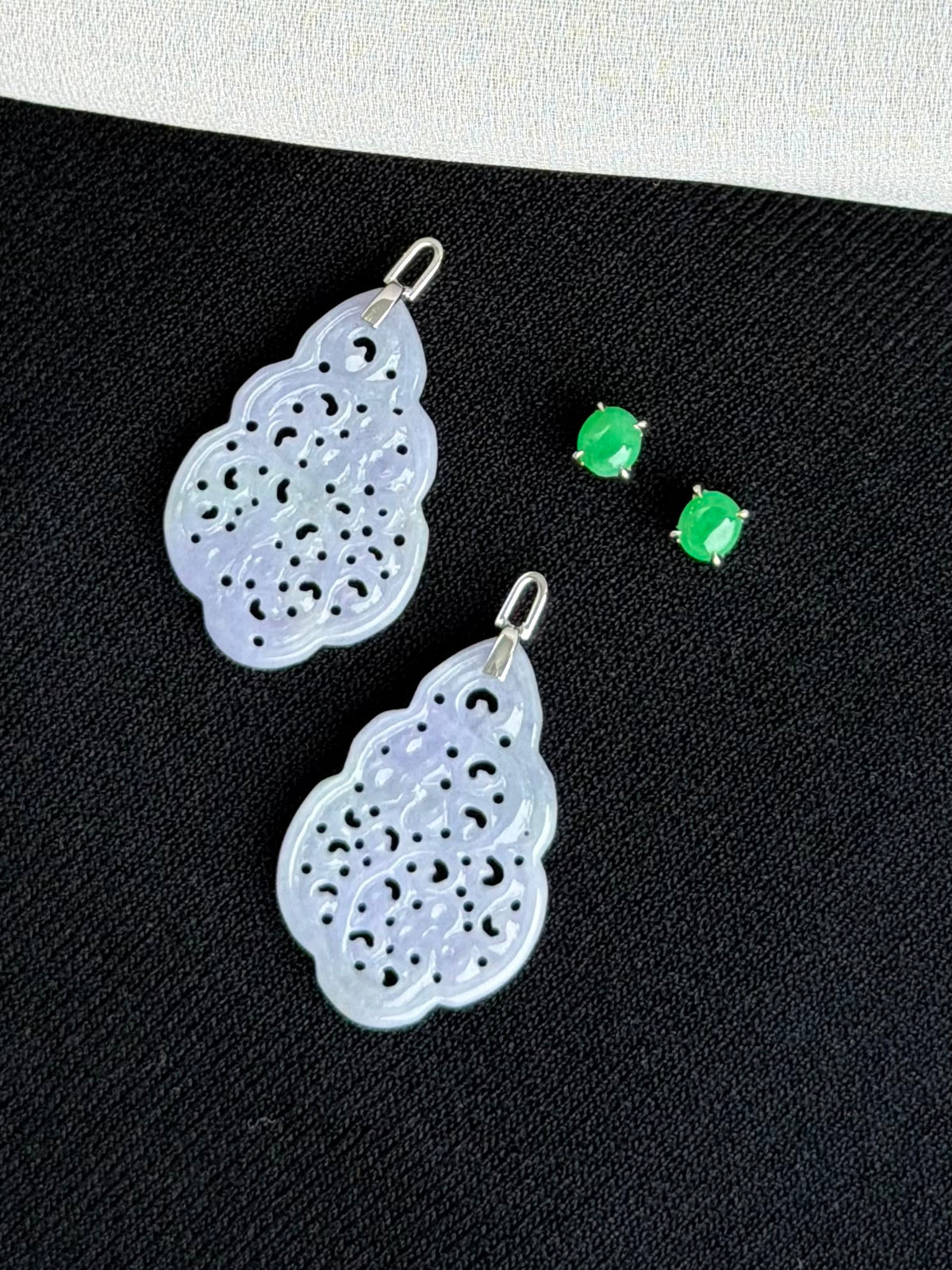 Violet Aura Jadeite Earrings 紫气东来 (Preview)