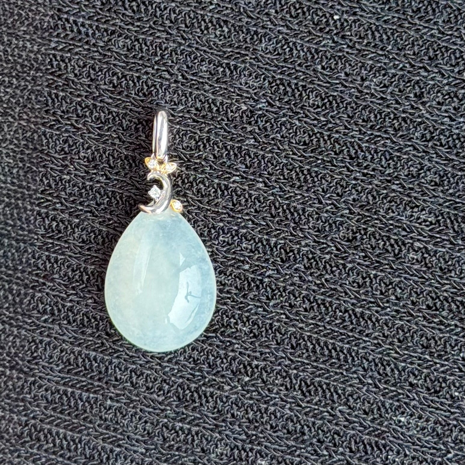 A Drop of Moonlight Jadeite Pendant 月华凝露