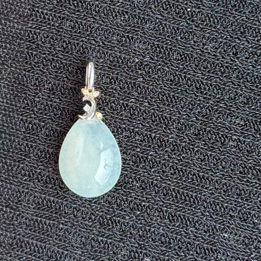 A Drop of Moonlight Jadeite Pendant 月华凝露