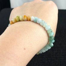 Load image into Gallery viewer, Pavilion Facets Diamond-Cut Jadeite Bracelet 玉亭菱采
