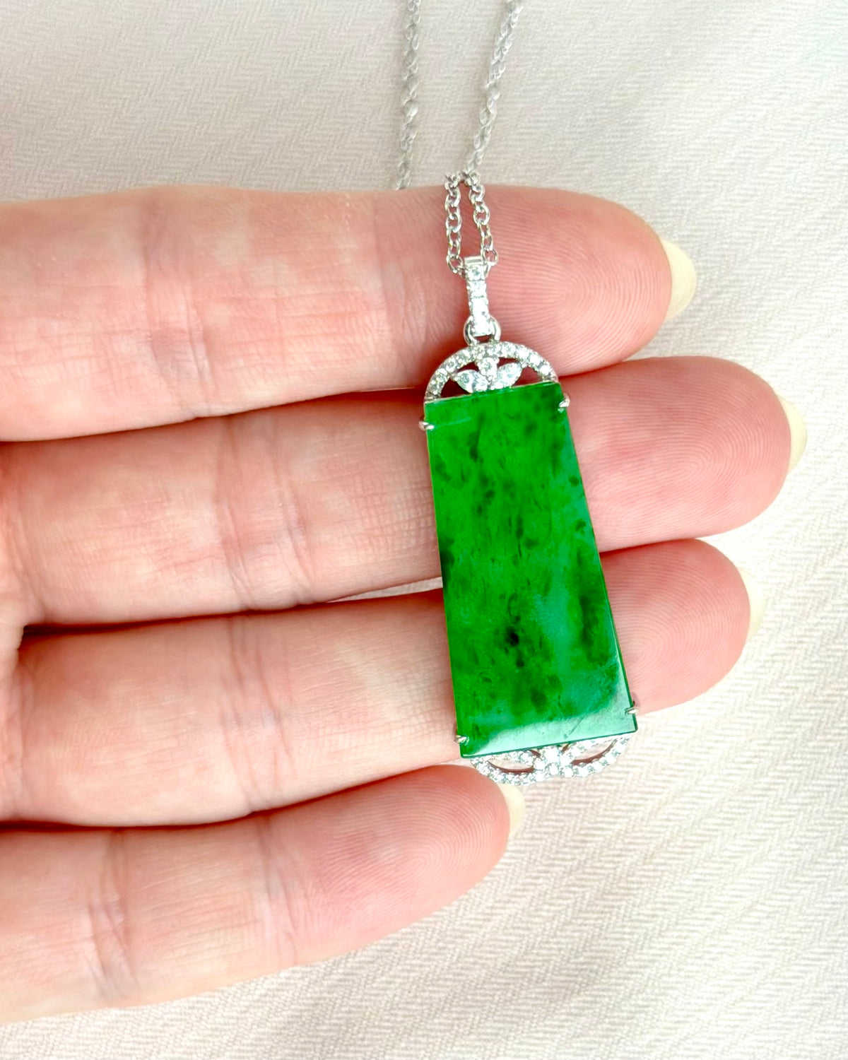Deep Emerald Bloom Jade Pendant 浓翠藏花 (Preview)