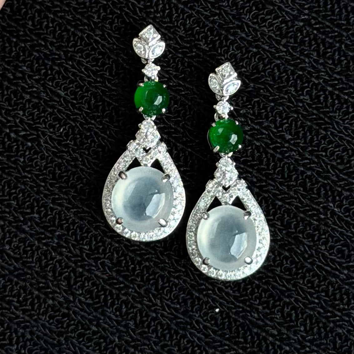 Moonlit Porcelain Jadeite Earrings 月映瓷光