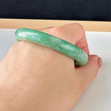 Load image into Gallery viewer, 122858 57.7mm Full Apple Green Jadeite Bangle
