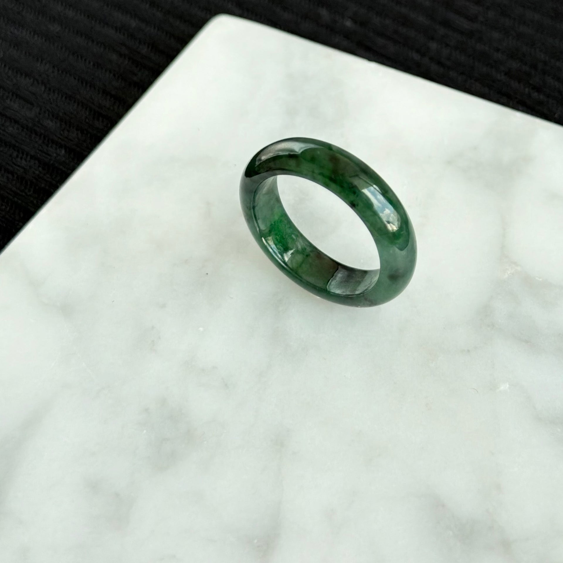 19.1mm Whispering Light Jadeite Ring 绿光森林