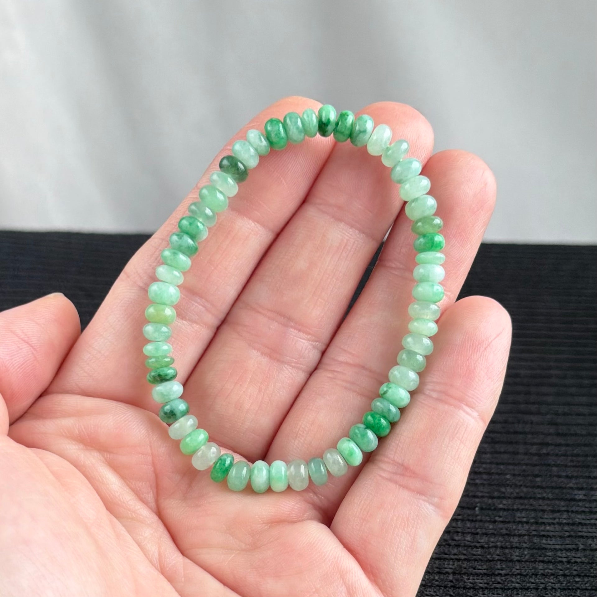 Flow Harmony Jadeite Bracelet 流韵之环