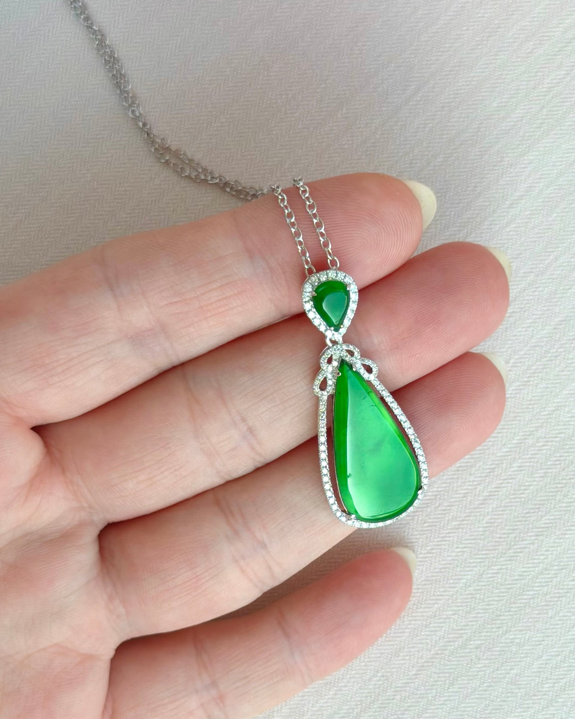 Imperial Emerald Jade Pendant 帝王凝露 (Preview)
