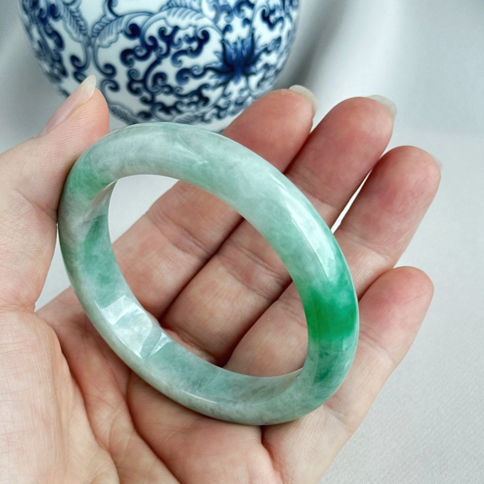 翠融初雪 Jade Meets First Snow Jadeite Bangle 55.4 mm