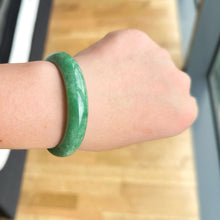 Load image into Gallery viewer, 123055 54.5mm Full Intense Green Jade Bangle
