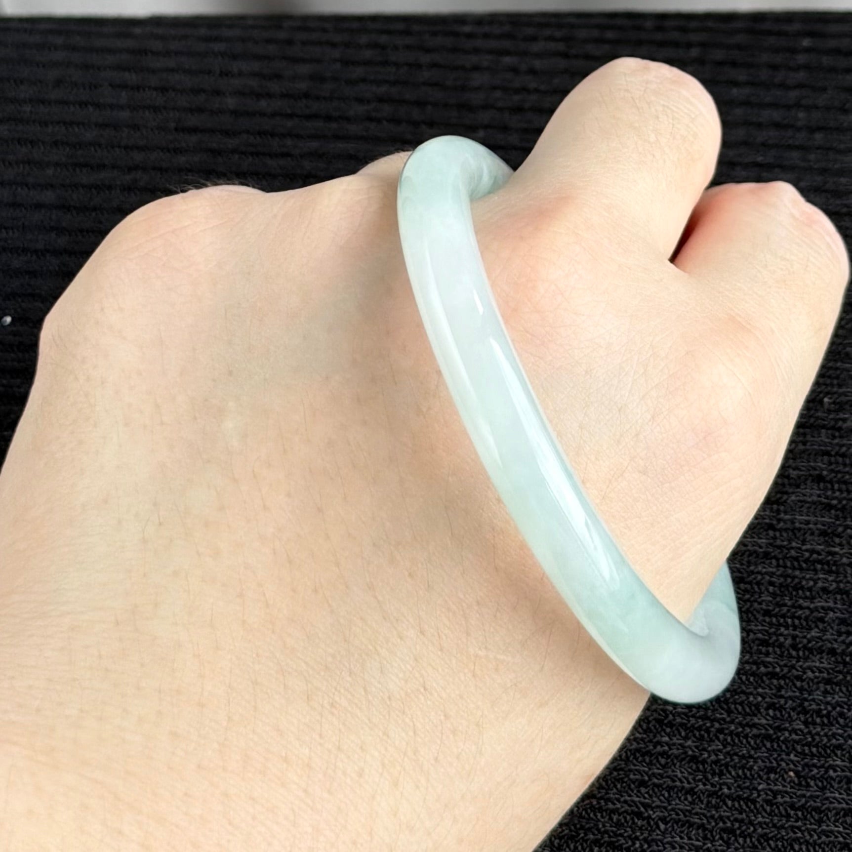 Quiet Radiance Jadeite Bangle 55.1mm 静润之光