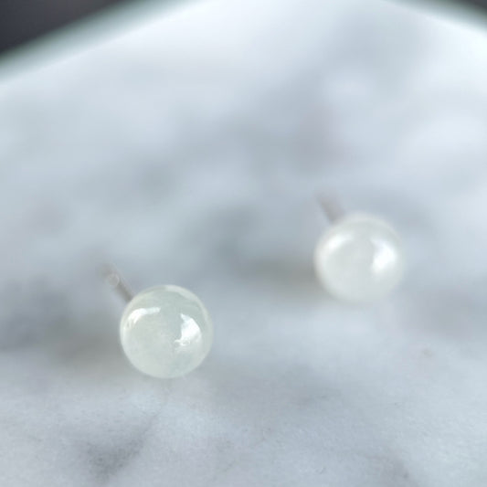 102088 Icy White Jade Stud Earring with 18K Gold