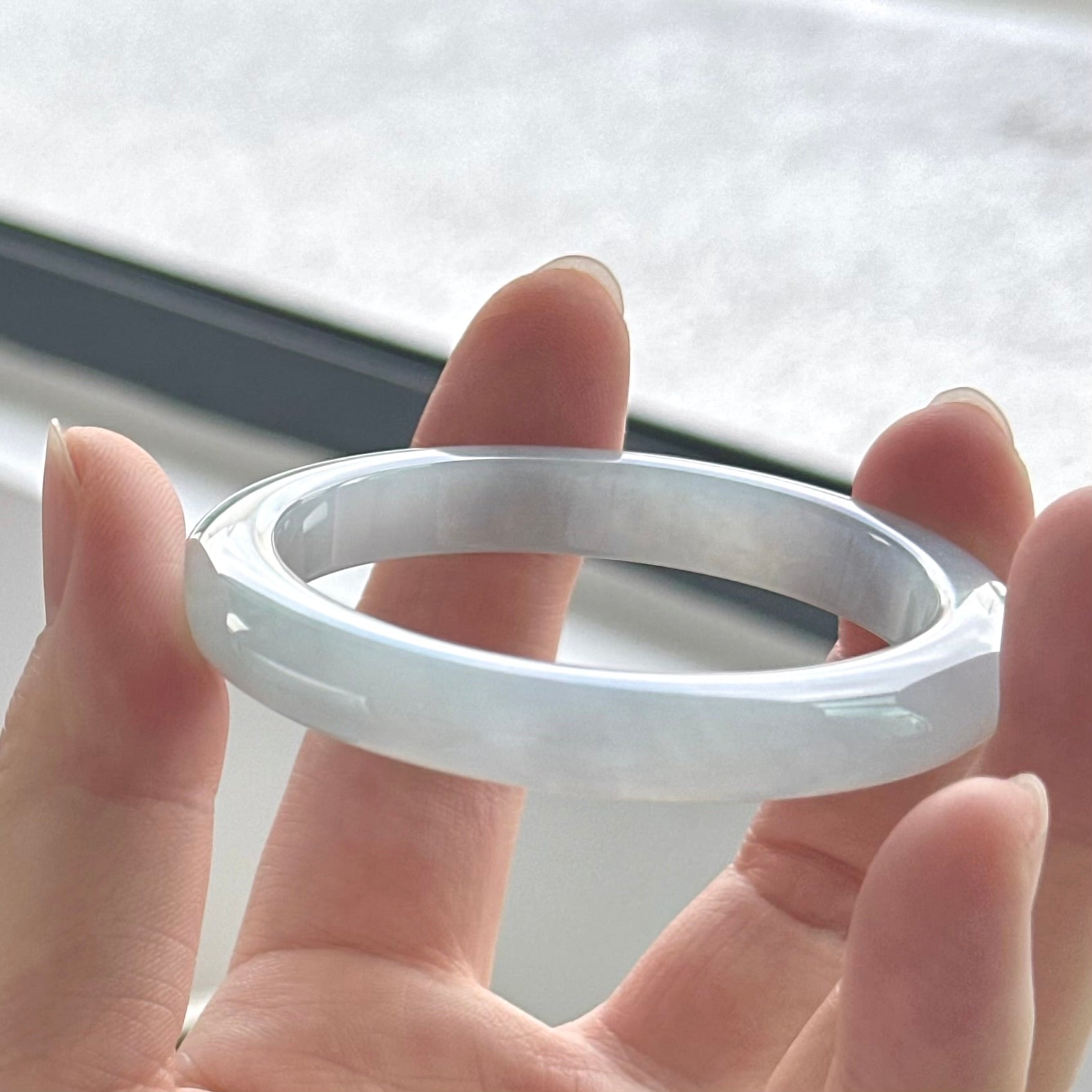 Moonlit Reverie Jadeite Bangle 52.0mm 月影清梦