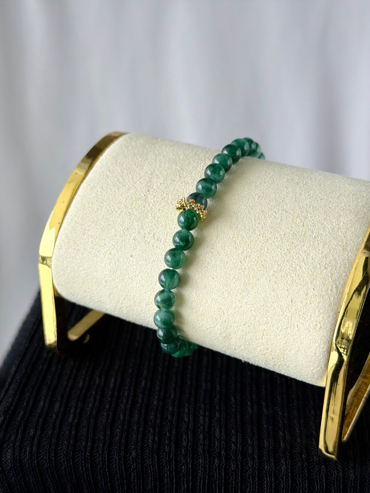 Emerald Peaks 6mm Jadeite Bracelet 青山 (Preview)
