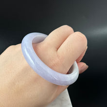 Load image into Gallery viewer, 61555 55.0mm Icy Furong Lavender Purple Jadeite Bangle
