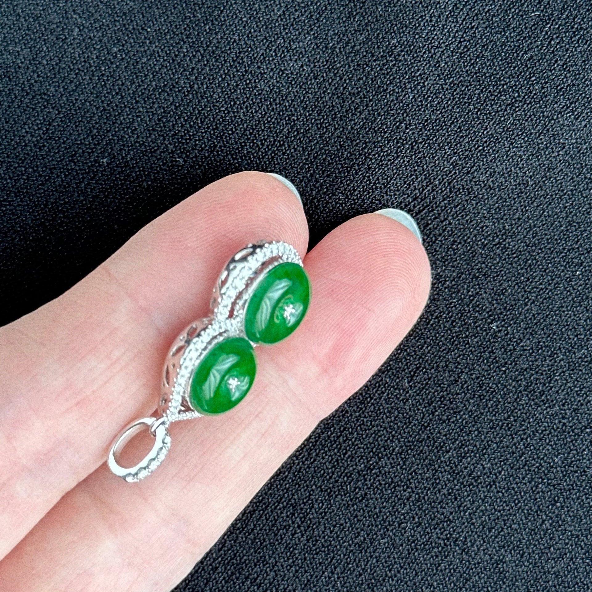 Imperial Green Halo Jadeite Pendant 御翠双环