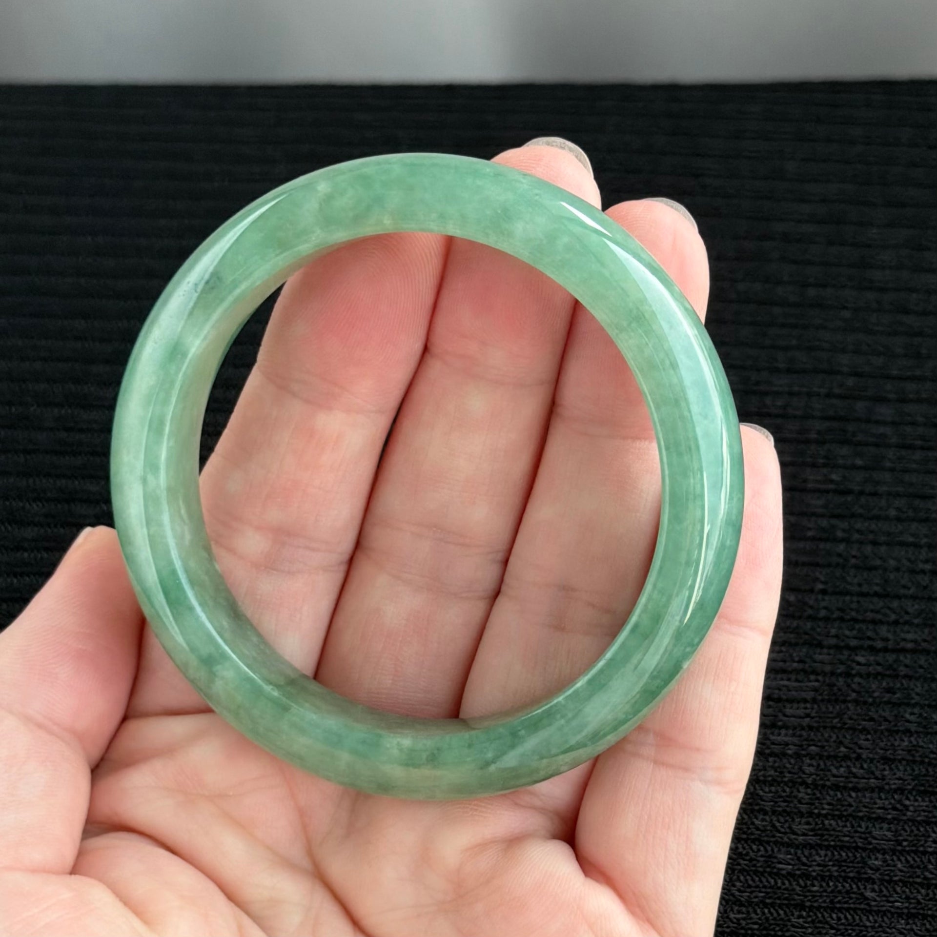 Spring Morning in Jiangnan Jadeite Bangle 55.3mm 江南春晓