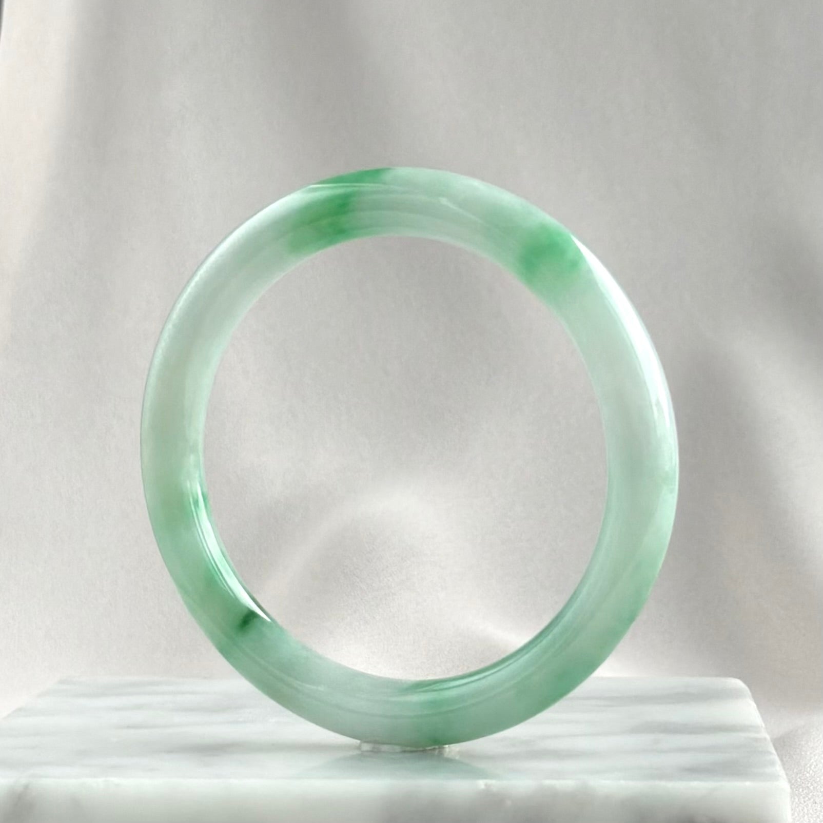 Celestial Silks Rounded Jadeite Bangle 53.1mm 天丝翠韵