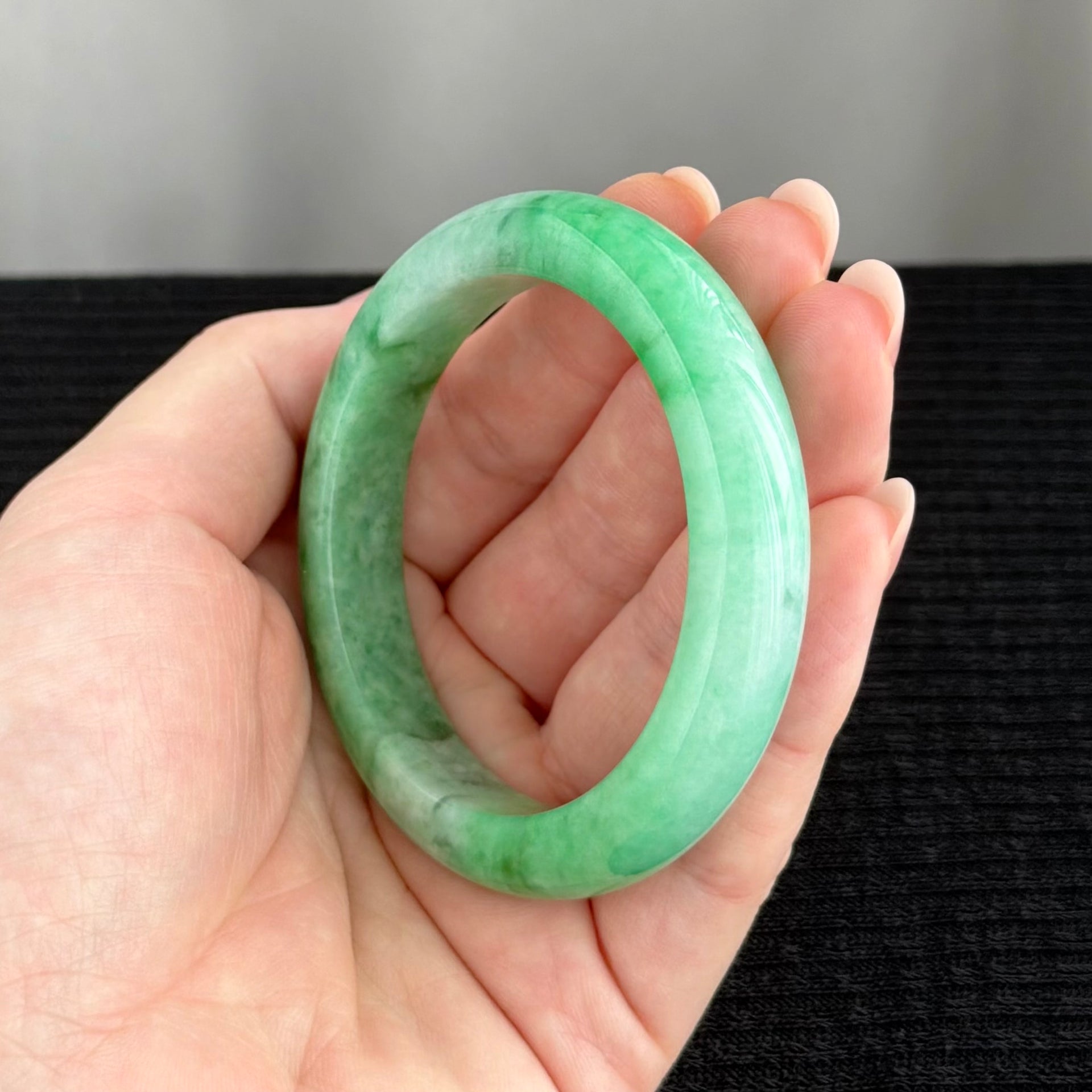 Jiuzhaigou’s Emerald Mirror 54.6mm Jadeite Bangle 九寨翠镜