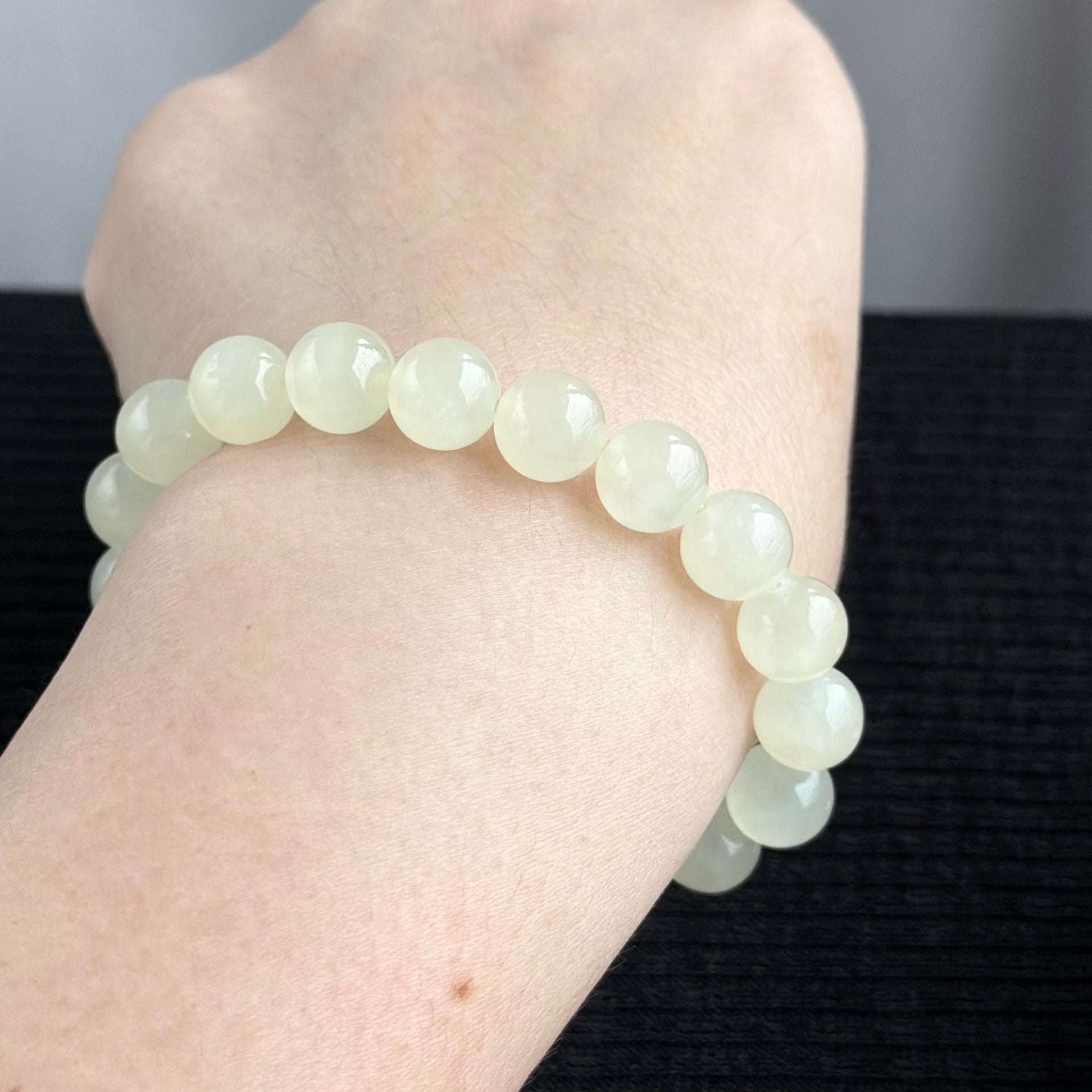Silk Moon on the Frozen Lake 10.0mm Nephrite Bracelet 凝脂月华