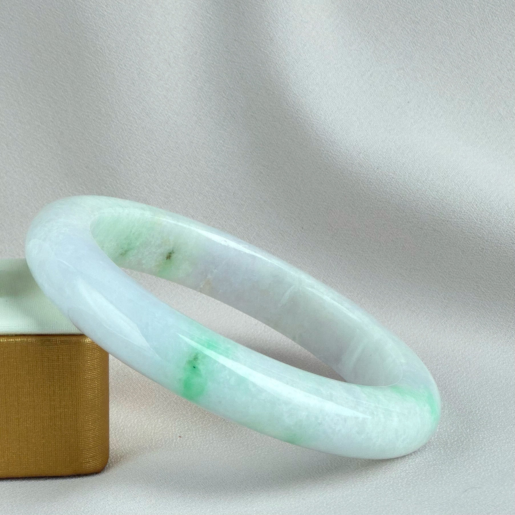 81761 60.6mm Colour of Spring Purple with Green Jadeite Bangle