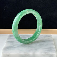 Load image into Gallery viewer, 123055 54.5mm Full Intense Green Jade Bangle
