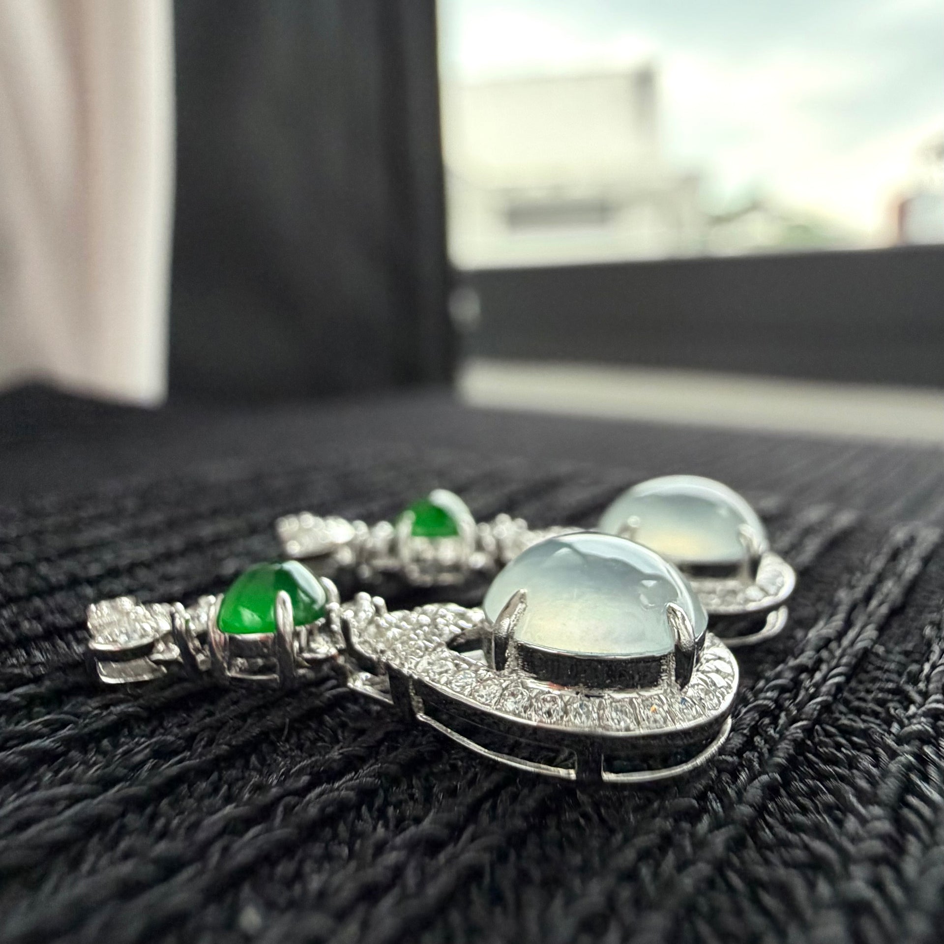 Moonlit Porcelain Jadeite Earrings 月映瓷光