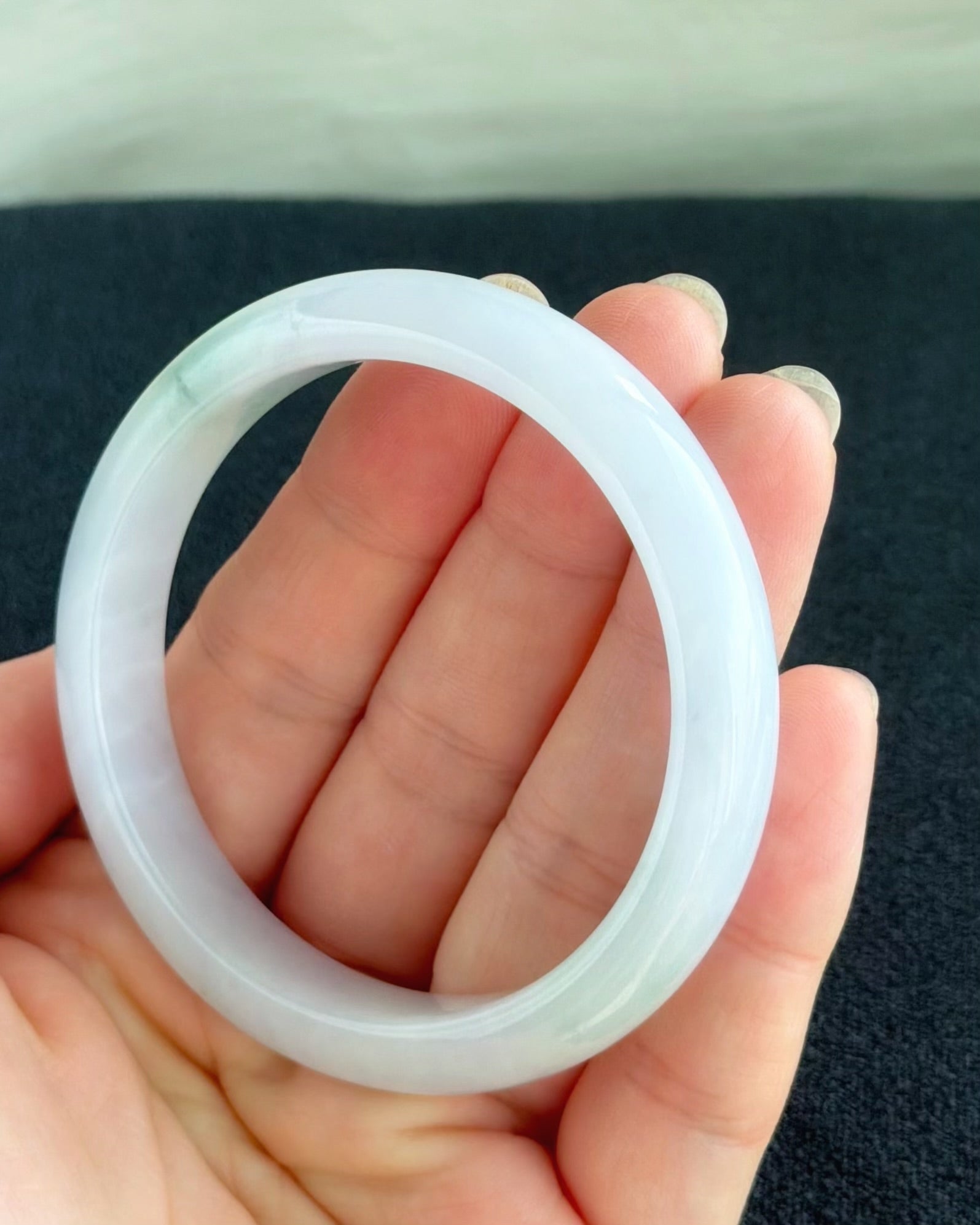 The Velvet Iris 57.8mm Jadeite Bangle 丝绒鸢尾 (Preview)