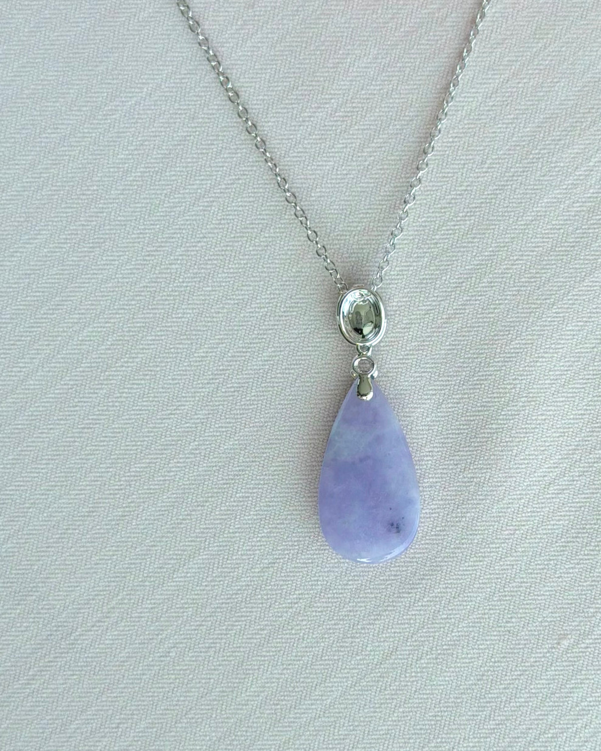 Lilac Dewdrop Jade Pendant 紫烟一滴 (Preview)