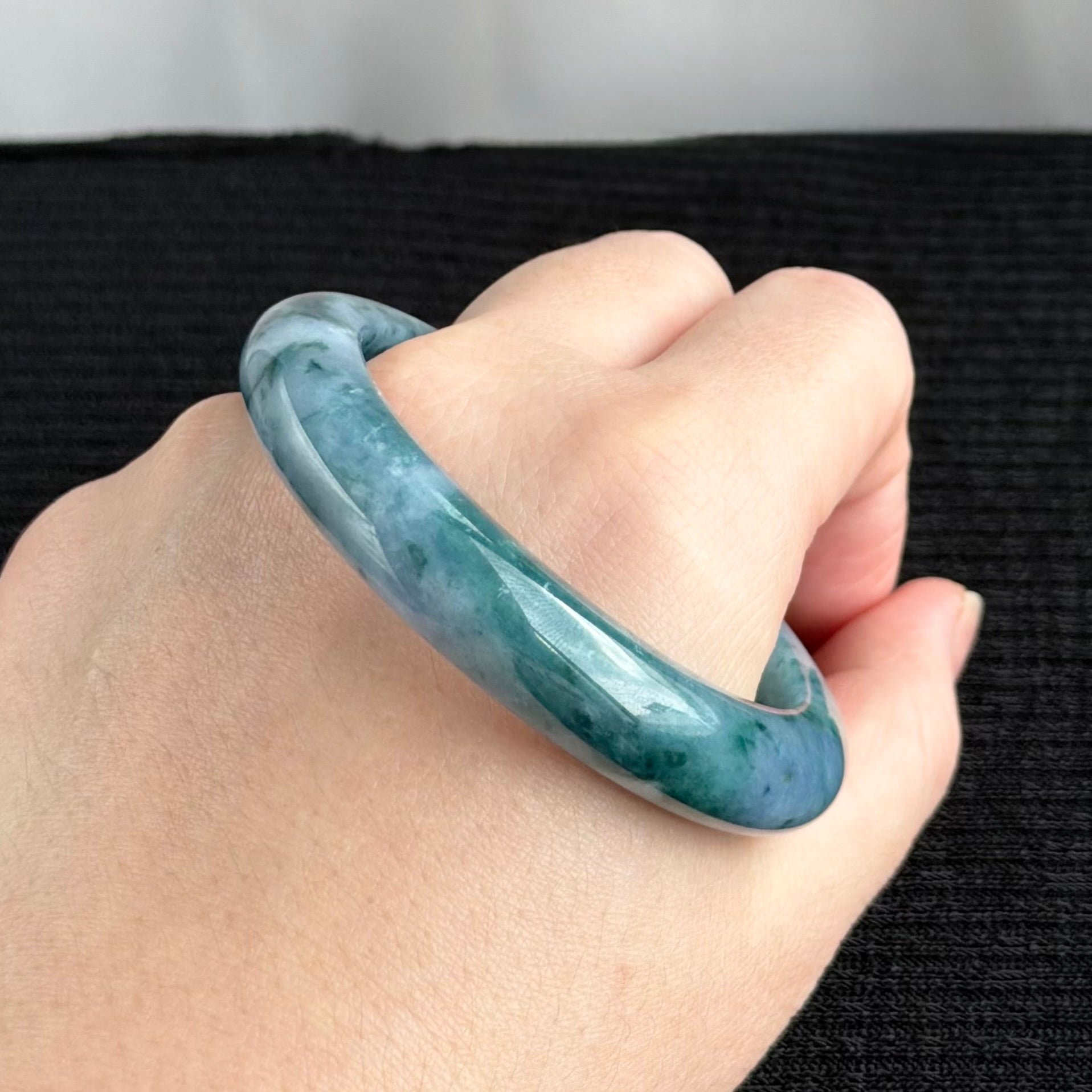Lilac Mist over Emerald Hills Jadeite Bangle 54.9mm 紫霭青峦