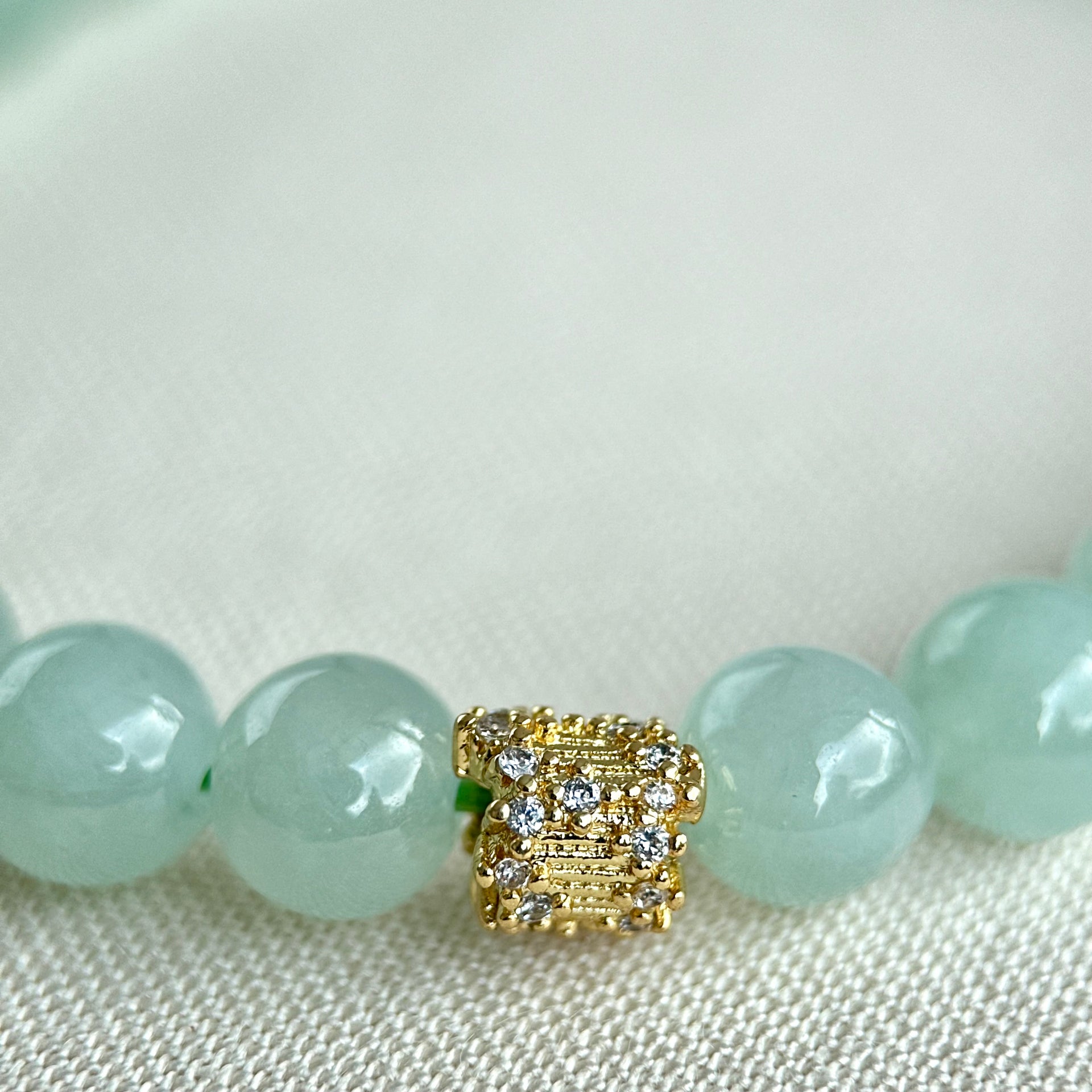 1214488  Aqua Mist Jade Bracelet
