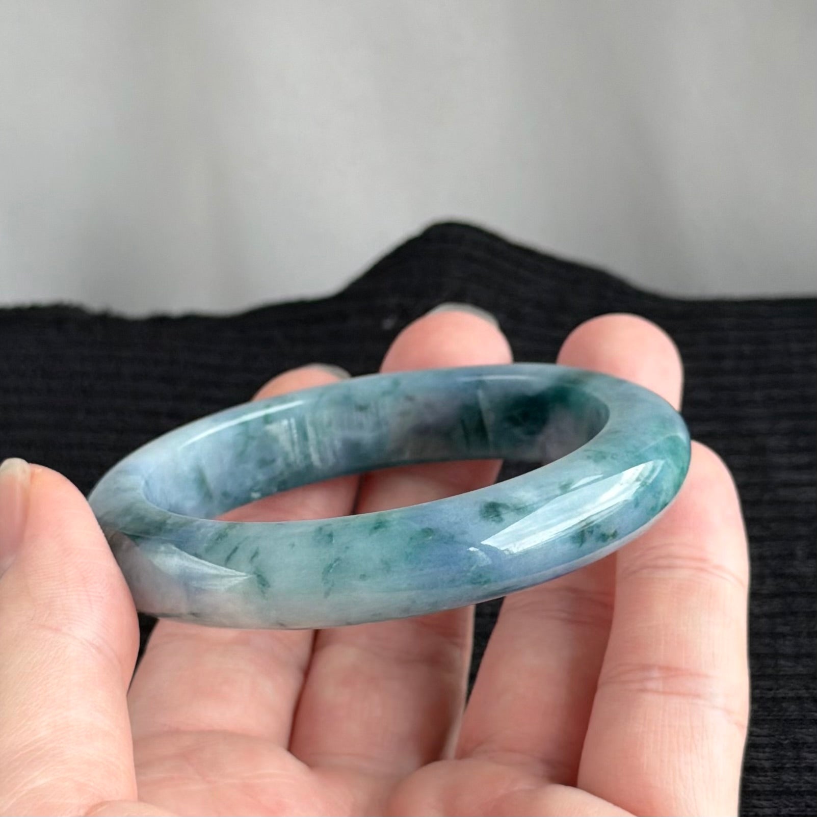Lilac Mist over Emerald Hills Jadeite Bangle 54.9mm 紫霭青峦