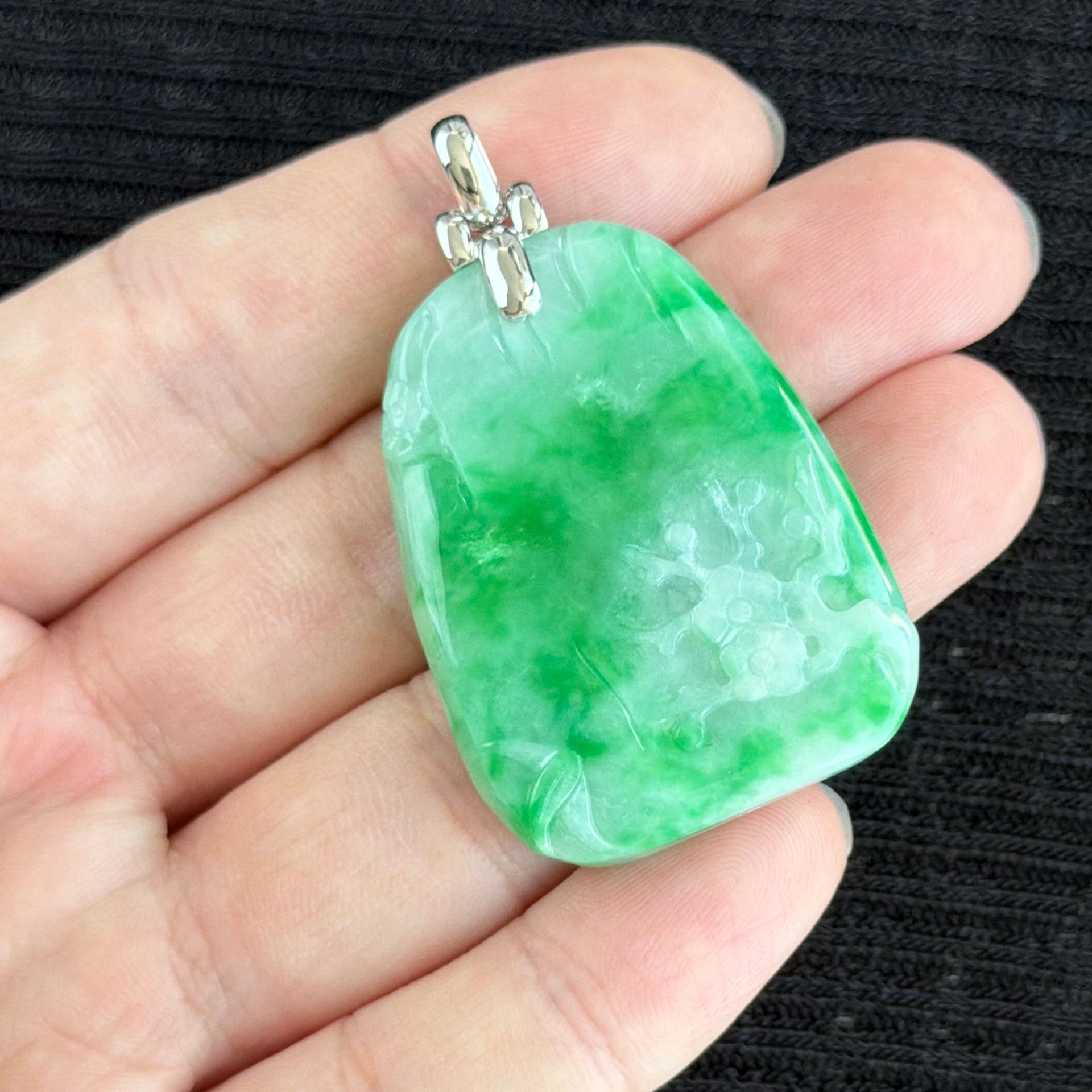 The Verdant Life-Tree Jadeite Pendant 翠木逢春