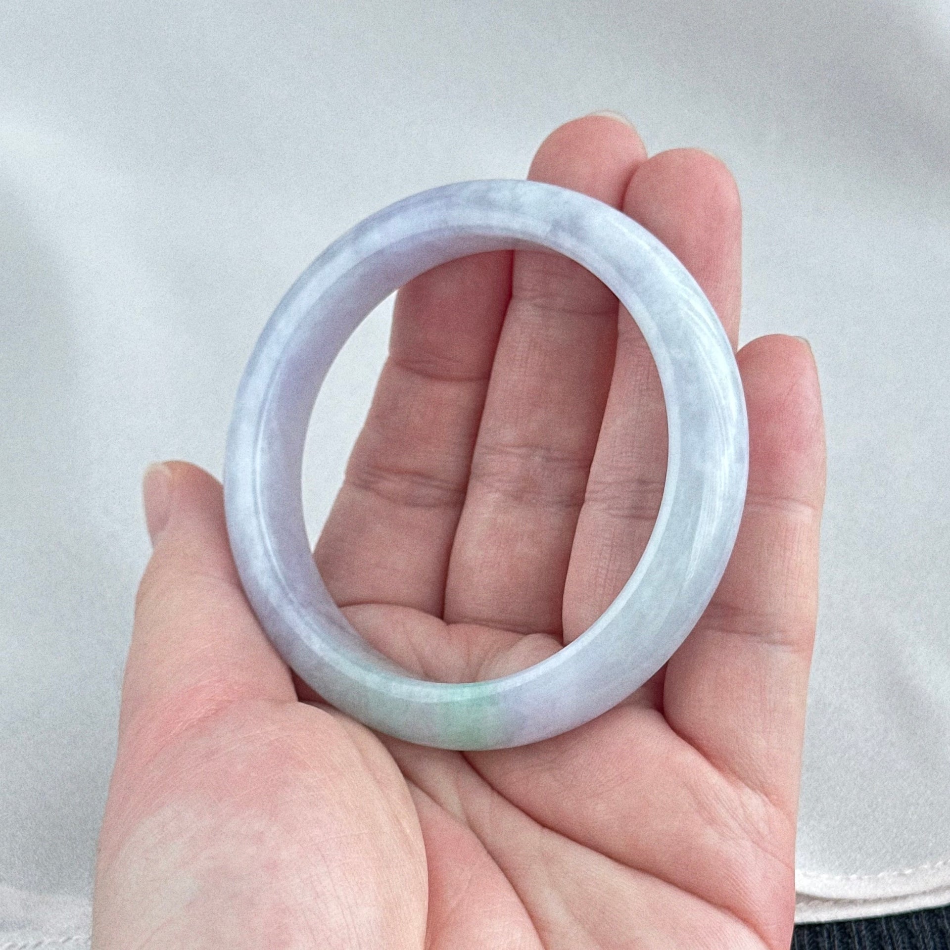 兰湖晓雾 Mist over Orchid Lake Jadeite Bangle 58.2mm