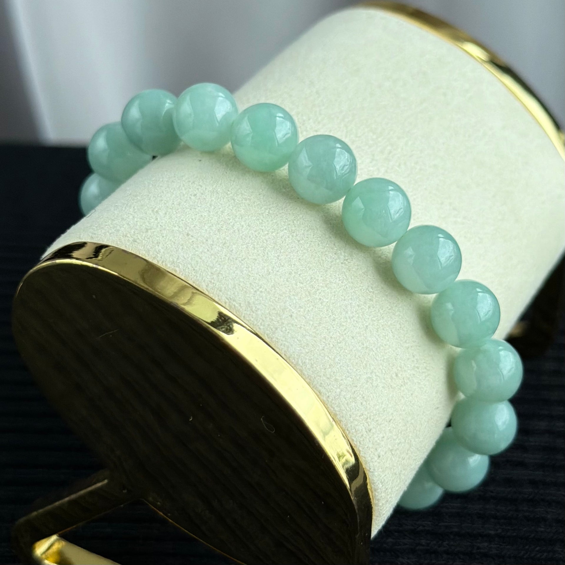 Misty Spring Jade 10.0mm Bracelet 春雾青沁
